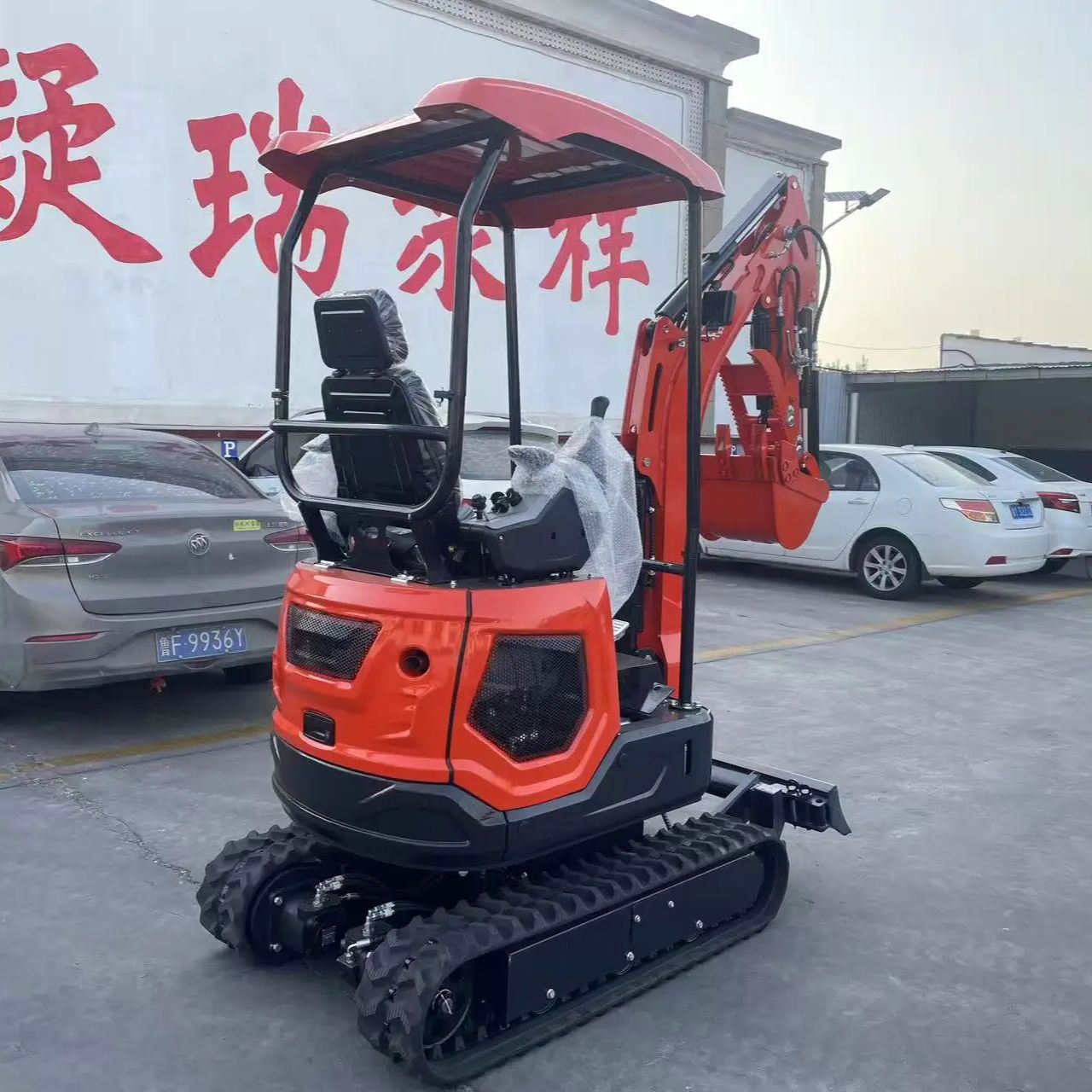 1.8-ton compact construction e - Heavy Equipment Landscaping incelemesi ve fiyatı